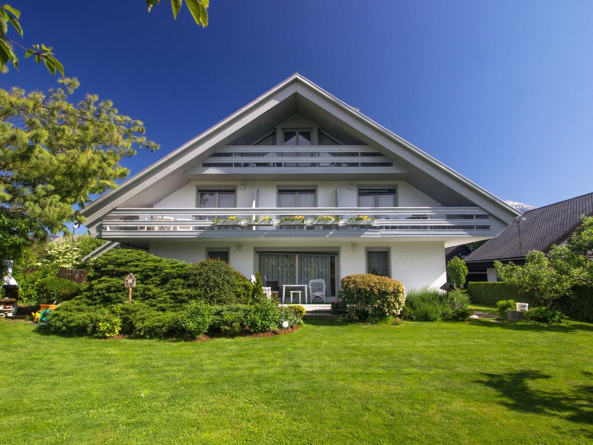 Apartments Dolzan Блед Екстер'єр фото